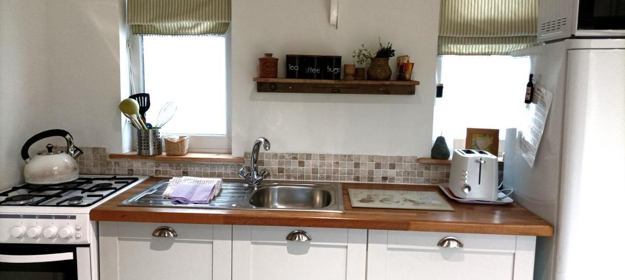 The Wood Cottage Scarborough Bagian luar foto